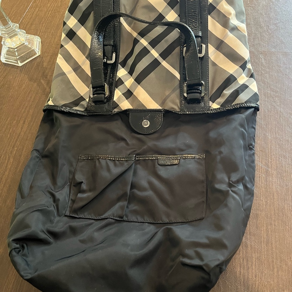 Burberry Lowry Plaid Black Beat Check Tote Shoulder Bag with Dust Bag - Picture 3 of 16